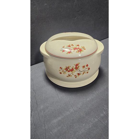 Vintage Universal Cambridge Covered Casserole Dish Berry Floral USA Oven Proof - Picture 1 of 9
